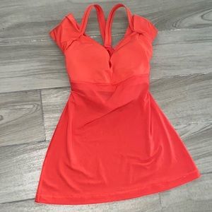 Lululemon fitted tank top with built in bra size 6